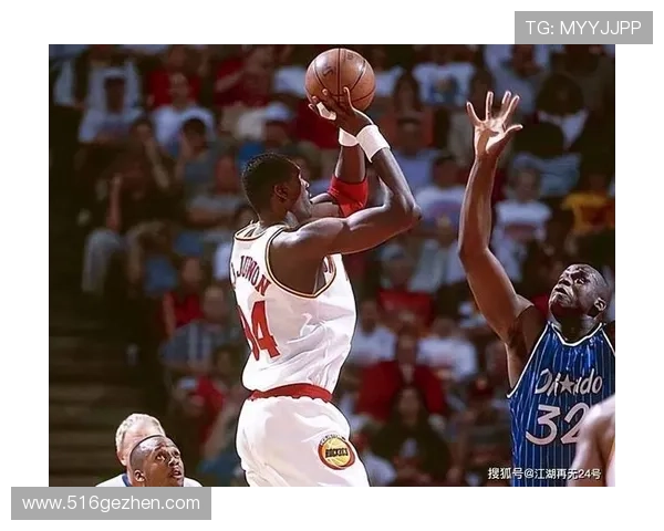 奥拉朱旺称赞文班独特投篮技巧难以防守旋转多样性令人惊叹